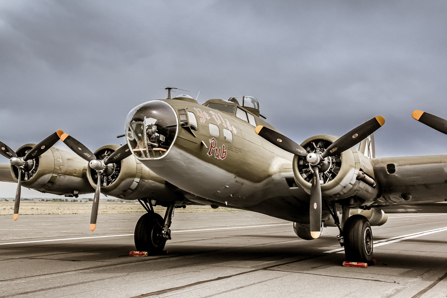 "Ye Old Pub" - Boeing B-17F (modified from 'G' model)