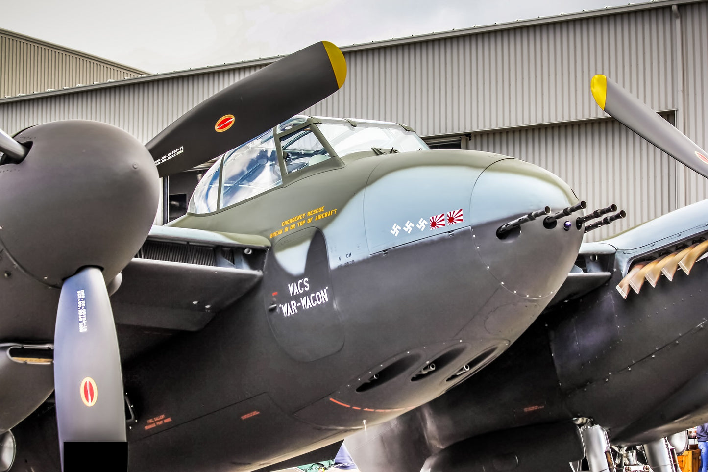 "WAR-WAGON" - de Havilland DH.98 Mosquito
